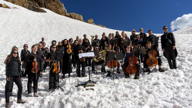 Best_Requiem-for-a-Glacier-Volunteer-Orchestra-and-Chorus-photo-Pat-Morrowcompressed.jpg
